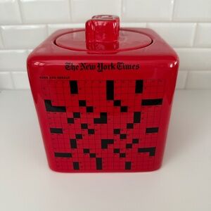 New York Times Crossword Puzzle Cookie Jar 2009 Holiday Ltd Ed Red Ceramic Mint